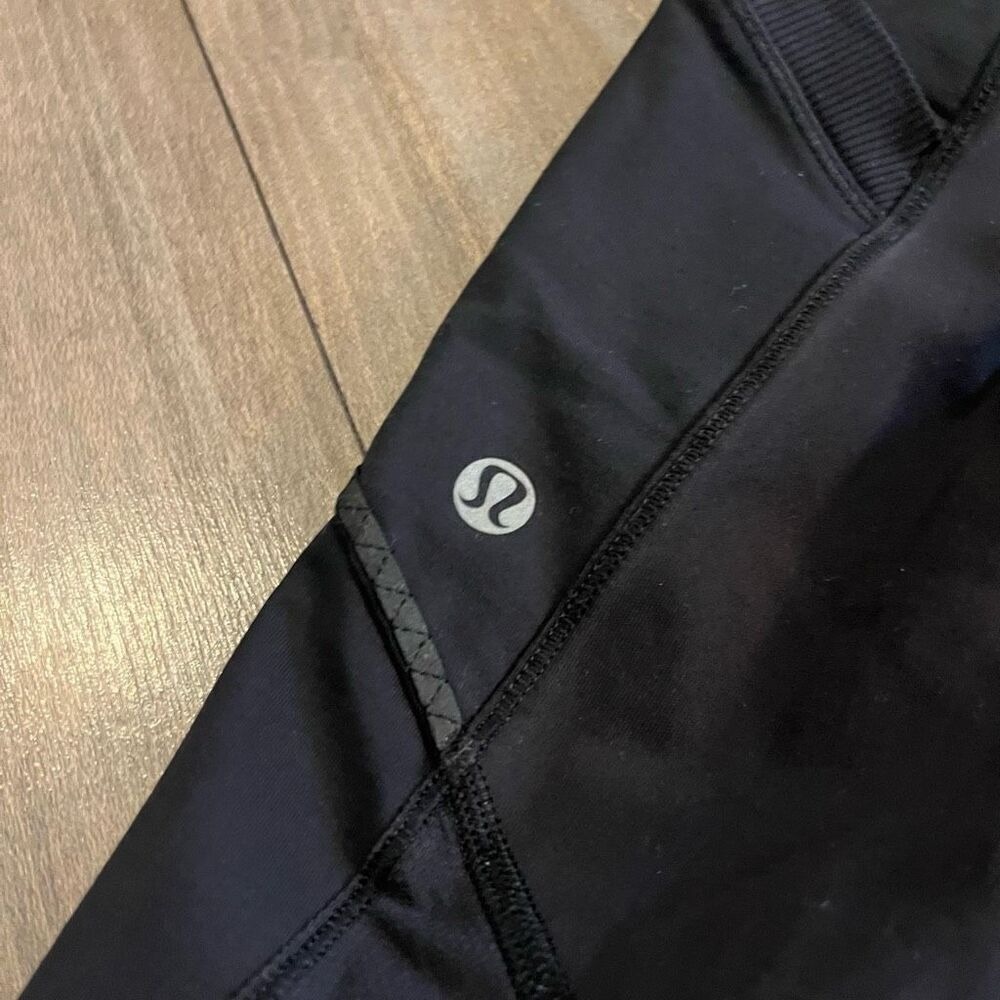 Lululemon Black Cropped Athletic Workout Pants Women 6 - Picture 5 of 5